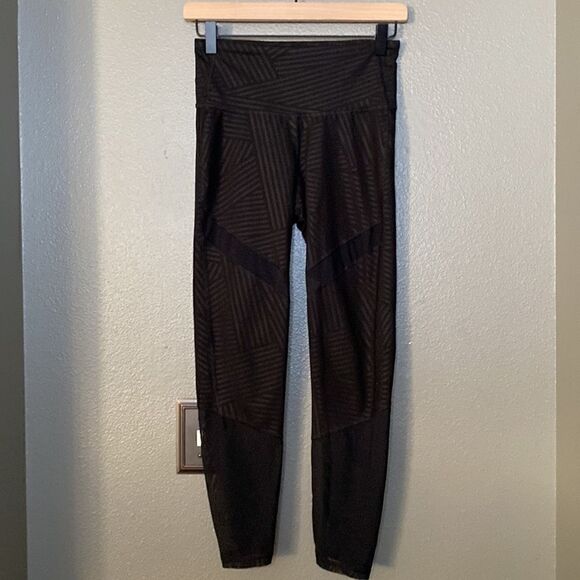Old Navy Active Go Dry Black Legging Pants Workout Striped Mesh Insert - Picture 4 of 12